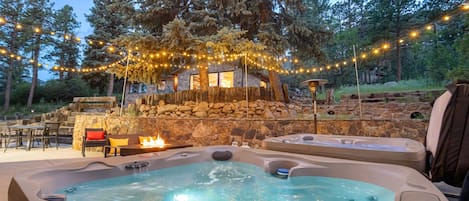 Outdoor spa tub