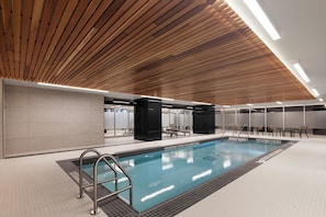 Indoor pool - AC Hotel BY Marriott Ottawa Dwtn (OTTAWA)