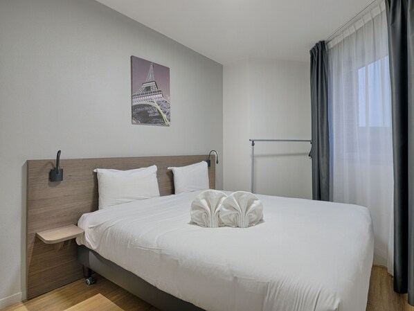 1 chambre, bureau, Wi-Fi gratuit, draps fournis