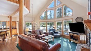 Fernseher, Kamin, DVD-Player