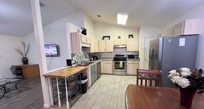 Backyard lake,near I- 95,To zoo,cumberland park,kingsbay base navy base,beaches