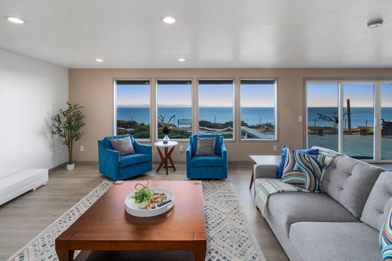 TV connectée, baby-foot, table de tennis de table