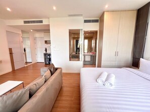 Estudio Confort, balcón, vistas al mar | Zona de estar
