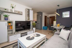 TV - Apartman Luka by Istrabook (Pula)