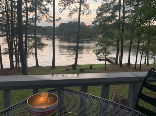 Cozy 3-bedroom lake front property on Lake Sinclair with 2 private docks