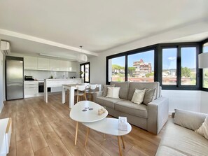 TV - Llevantí, near the sea (Platja D'Aro)