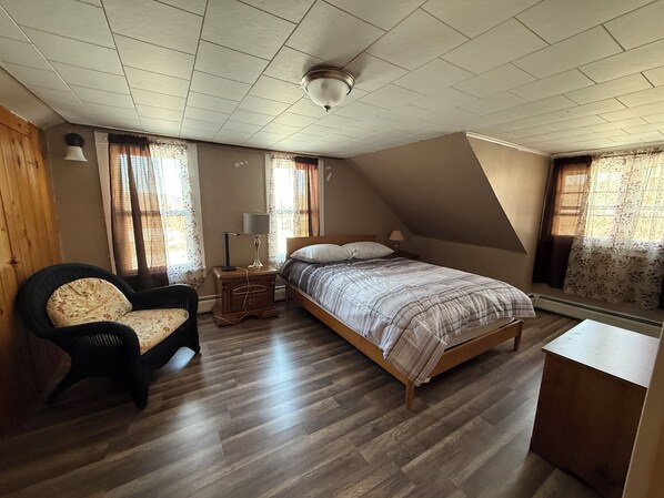 3 chambres, accès au Wi-Fi (inclus), literie fournie