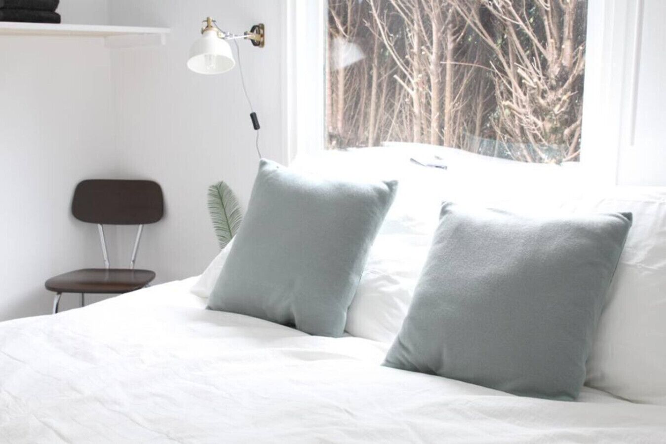 2 bedrooms, travel crib, WiFi, bed sheets