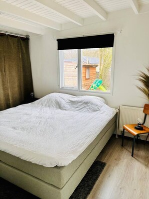 2 室のベッドルーム、旅行用ベビーベッド、WiFi