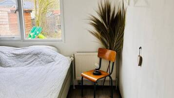2 slaapkamers, reisbedje, wifi