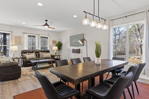 Dining - 12bdr| 34+ppl|TripleTreehomes|HotTubs|Chatt Vistas (Walker County)