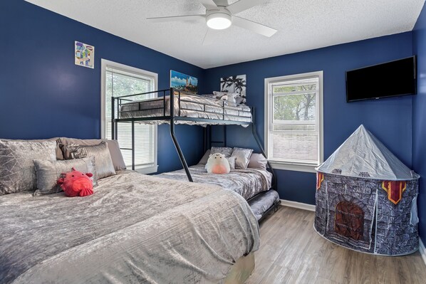 2 bedrooms, iron/ironing board, travel crib, free WiFi