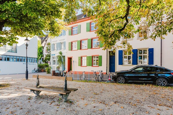 Exterior - Blueground | Vorstädte, river view & furnished (Basel)