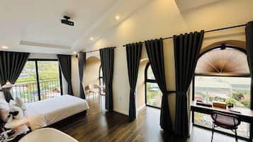 Premium Double Room, Bathtub | Free WiFi, bed sheets