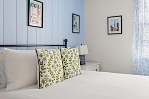 2 habitaciones, escritorio, tabla de planchar con plancha y wifi gratis 