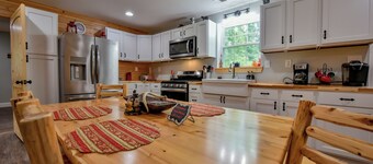 YellowCreek Cabin-A country Getaway  2-bdr cabin with AC, WiFi, Hunting, Fishing