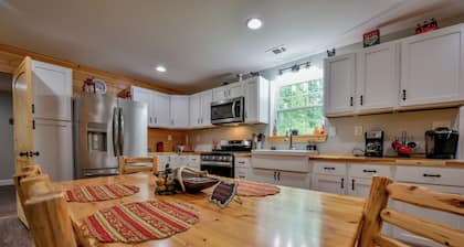 YellowCreek Cabin-A country Getaway 2-bdr cabin with AC, WiFi, Hunting, Fishing