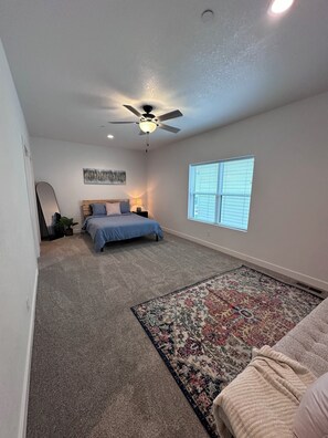 3 Schlafzimmer, Reisekinderbett, kostenloses WLAN, Bettwäsche