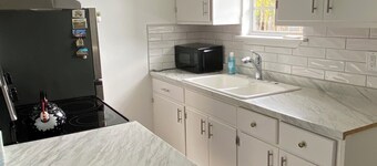 Oasis, 1-bedroom Apt.  walk to all of downtown St. Augustine with WiFi, AC