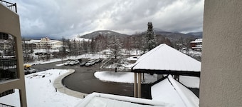 Ski, Hike, Relax at our Cozy Room!