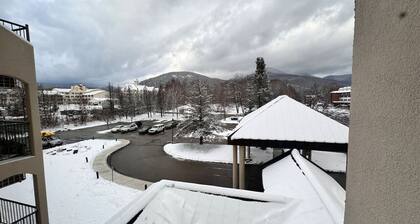 Cozy Escape for Skiing and Hiking near Loon Mountain