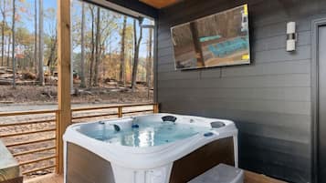 Bain à remous extérieur
