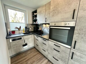 Fridge, dishwasher, coffee/tea maker, electric kettle