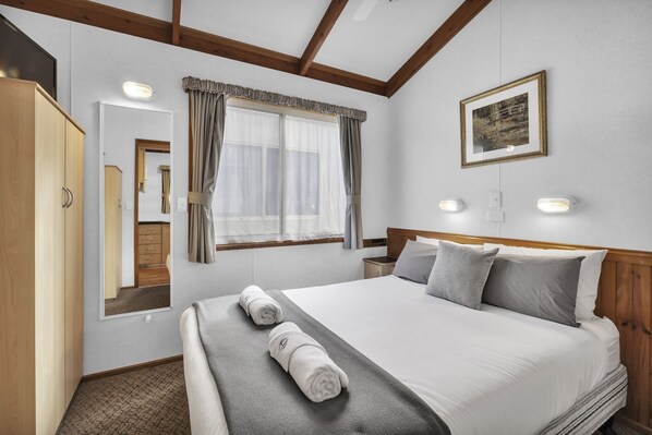 3 slaapkamers, een strijkplank/strijkijzer, gratis wifi