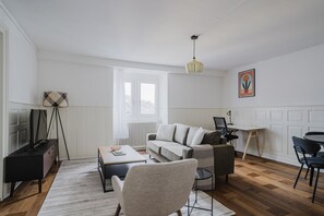 TV, stereo - Blueground | Enge, w/d, nr market & Old Town (Zurich)