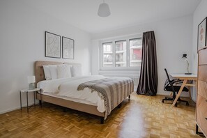 2 habitaciones, tabla de planchar con plancha, wifi y ropa de cama 