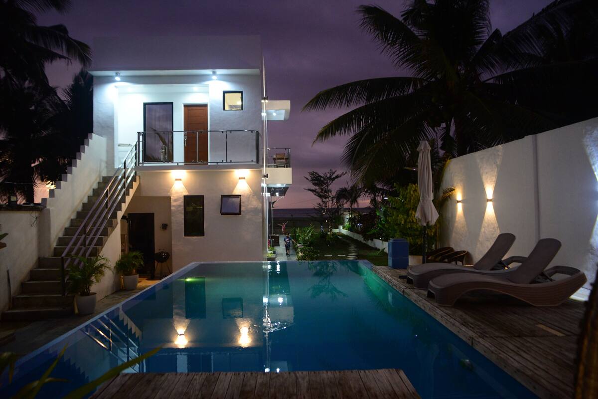 Family Apartment, Bay View | Premium bedding, blackout drapes, iron/ironing board, WiFi (free)