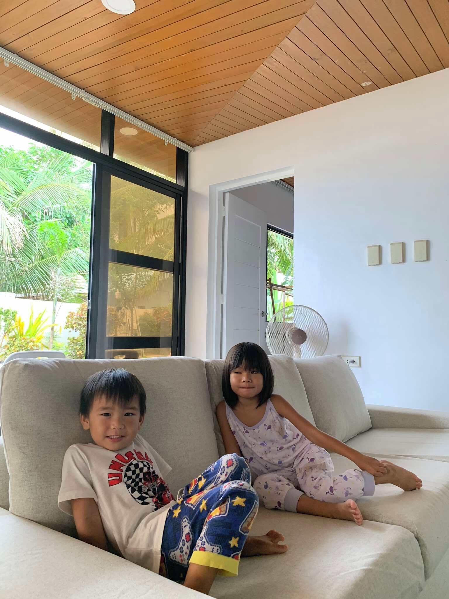 Family Apartment, Bay View | Living area | 32-inch Smart TV with satellite channels, Netflix, streaming services