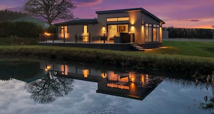 The Duck Pond - Countryside Hot Tub
