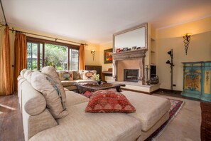 8 bedrooms - Villa Isola Verde With 8 Bedrooms and 6 Bathrooms (Valsolda)