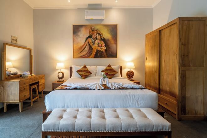 In-room safe, soundproofing, free WiFi