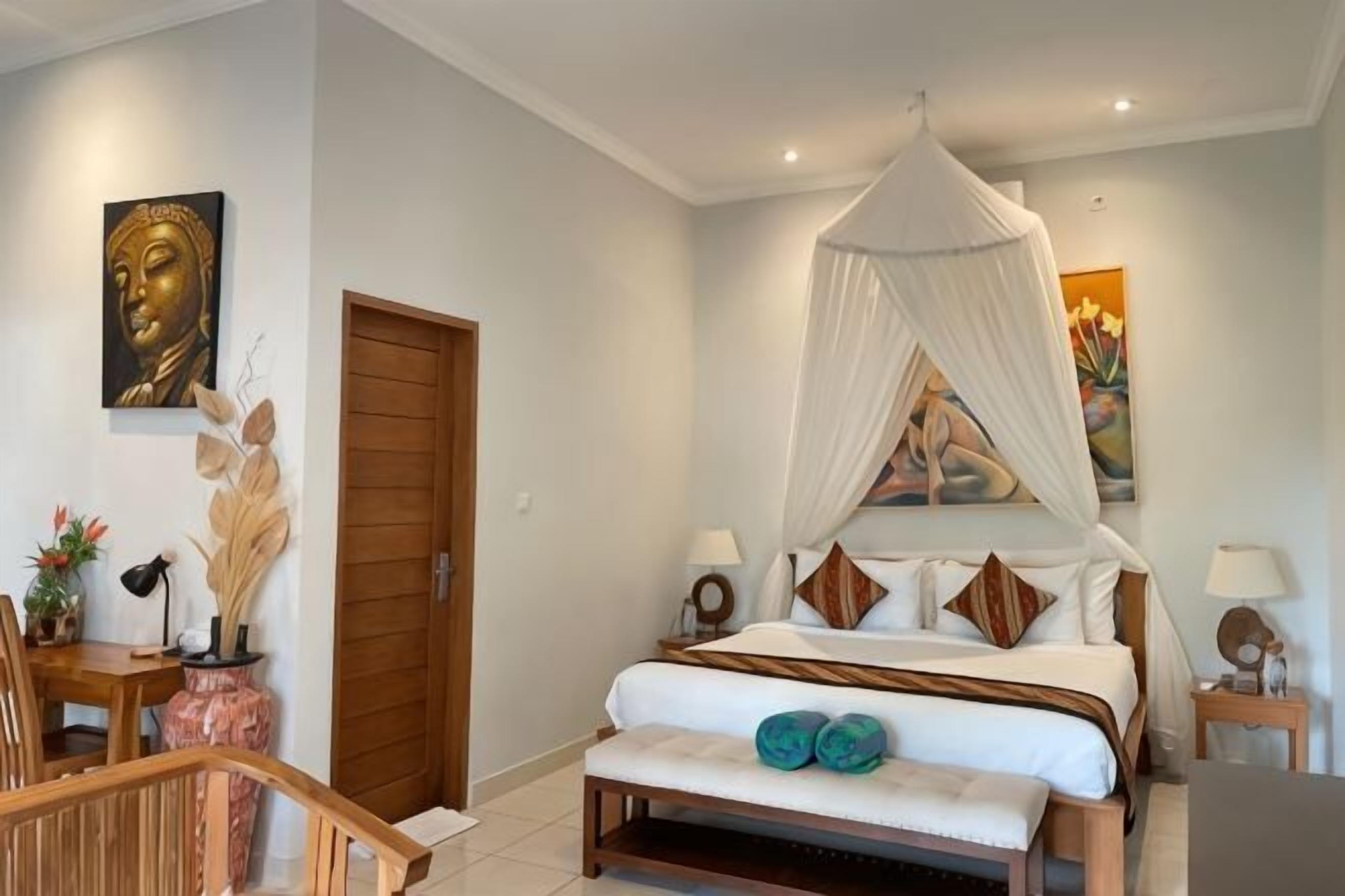 In-room safe, soundproofing, free WiFi