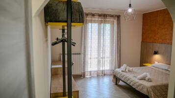1 chambre, bureau, Wi-Fi, draps fournis