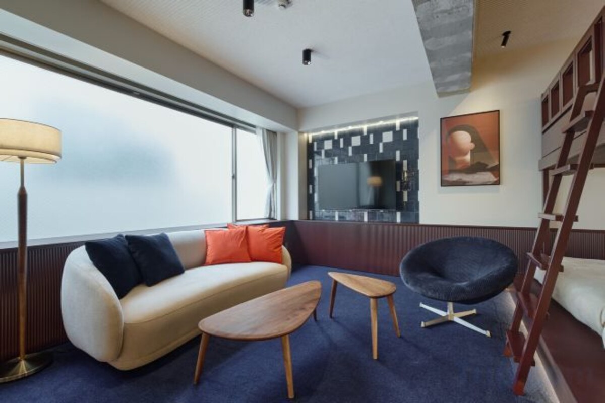 Living area | 60-inch Smart TV with digital channels, streaming services