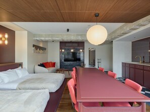 디럭스 스튜디오 스위트 | 객실 내 식사 공간