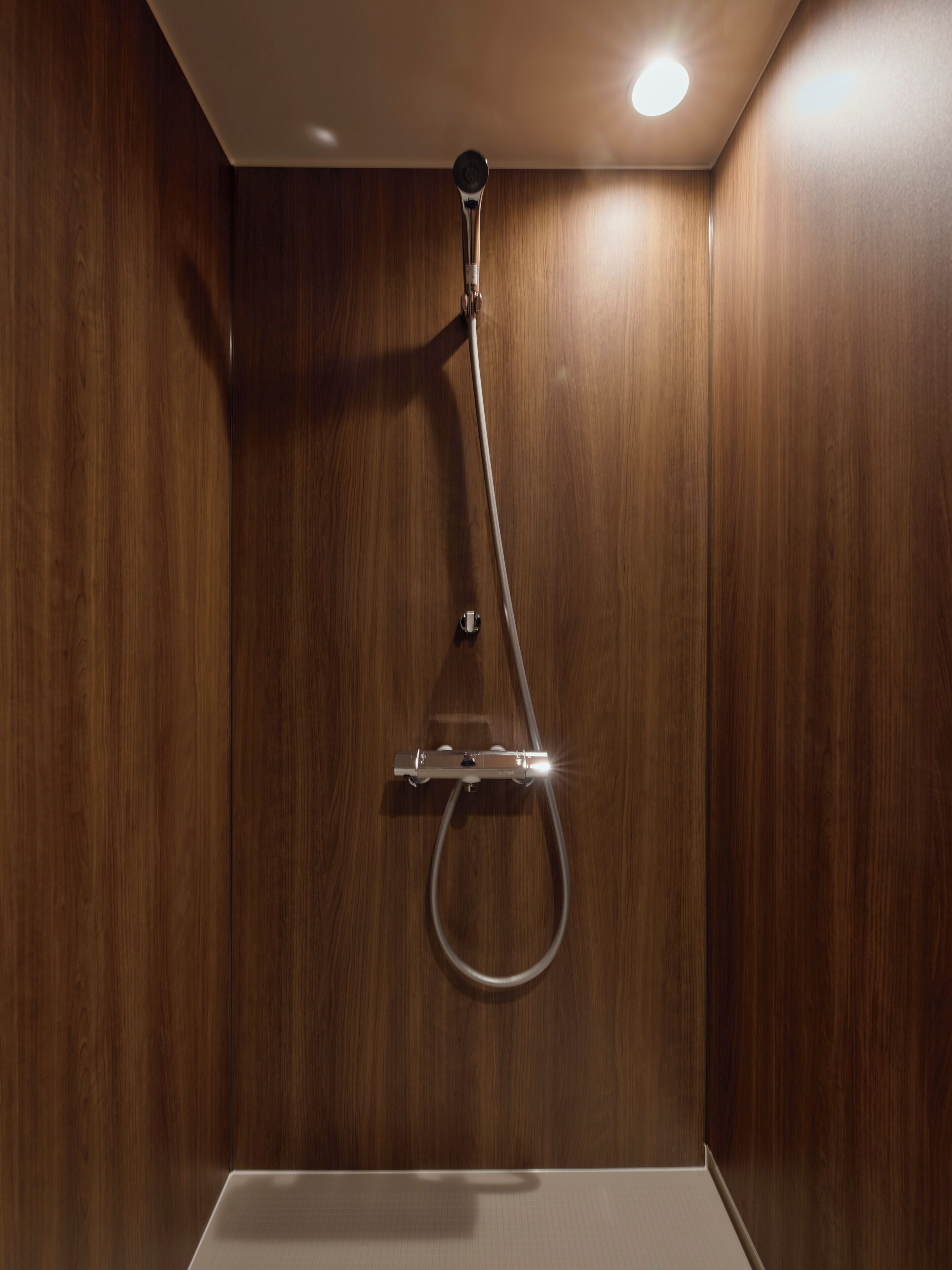 Superior Studio Suite | Bathroom | Shower, free toiletries, hair dryer, slippers