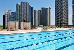 Pool - Blueground | Lakeshore East, pool & w/d, nr park (Chicago)