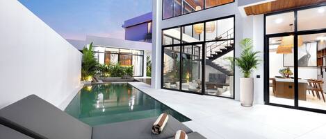 2 piscinas al aire libre