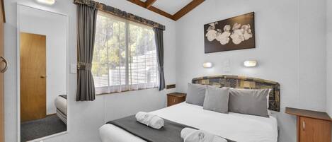 2 bedrooms, iron/ironing board, free WiFi