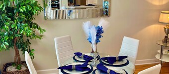 Chic 2-bedroom corporate apt with riverviews in Downtown Historic Charleston