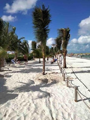 Beach - Acceso directo a la playa, beach front · Espectacular vista al mar, departamento con playa (Cancún)