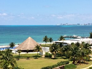 Exterior - Acceso directo a la playa, beach front · Espectacular vista al mar, departamento con playa (Cancún)