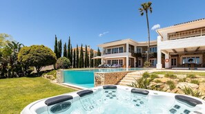 Beheizter Pool