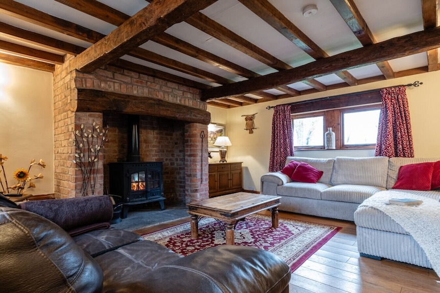 The Threshing Barn - Stunning 5 Bedroom Retreat - 워릭셔