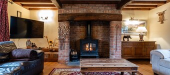 The Threshing Barn - Stunning 5 Bedroom Retreat
