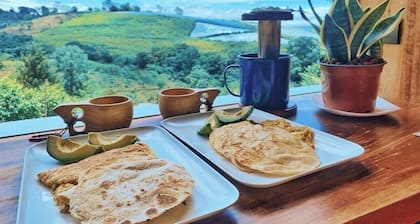 Adorable 1-bedroom cabin in Carrizal with WiFi access